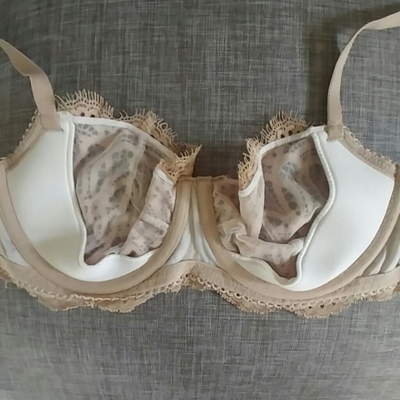 34D Victoria's Secret Nude Lace Dream Angels Bra - Picture 4 of 5